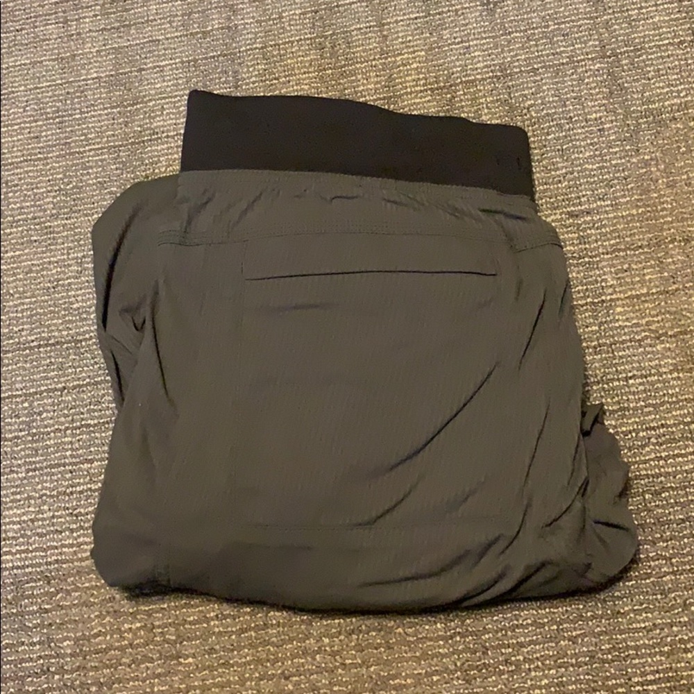 Mens Lululemon seawall pinstripe pants sz  30